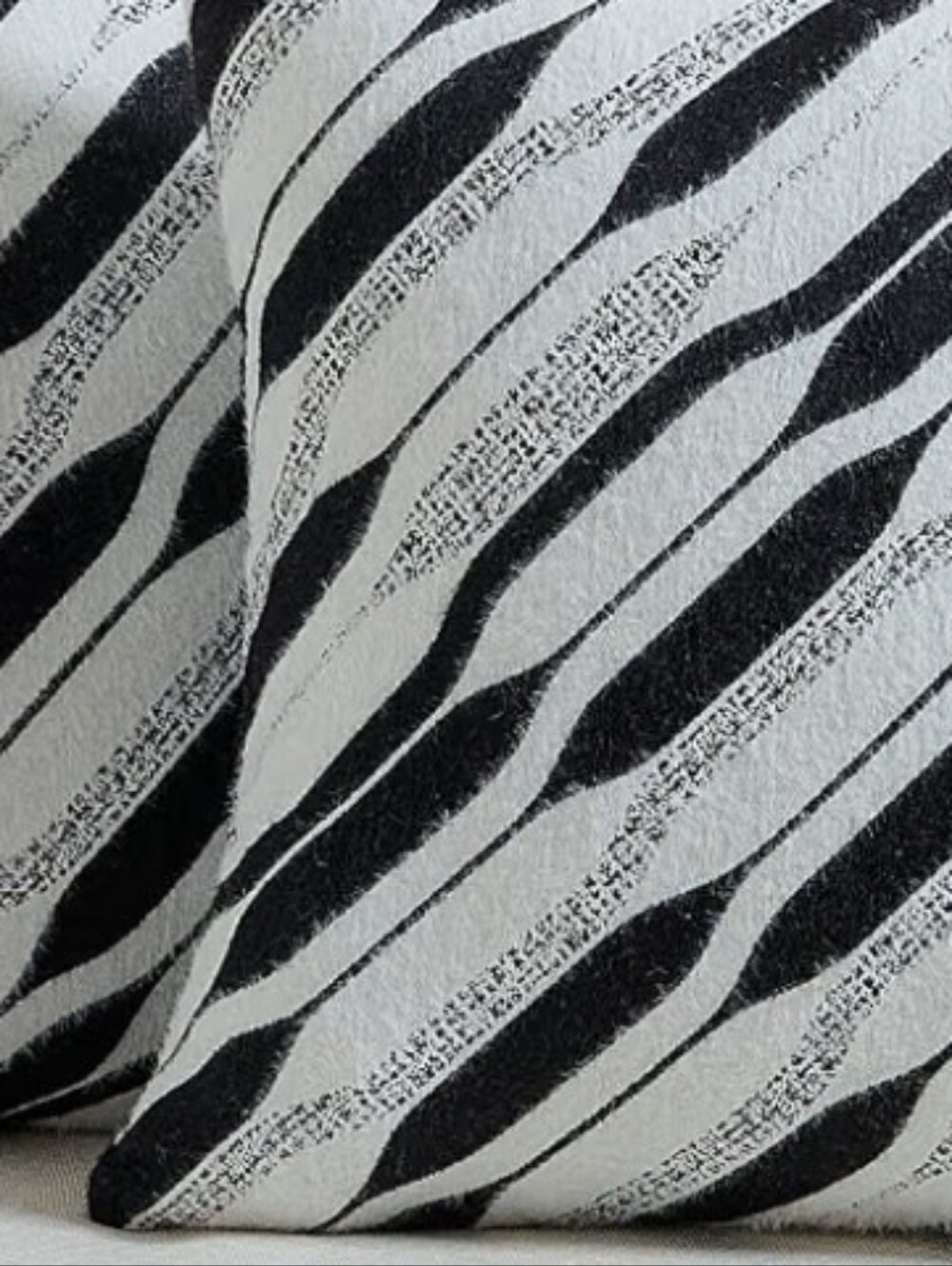 Faux Cashmere Throw Pillow Covers Black & White Geometric (Set of 2) NIB